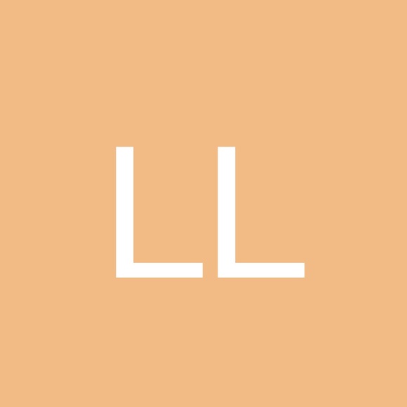 Profile Picture of Linda Lestrange (@lindalestrange) on Poshmark