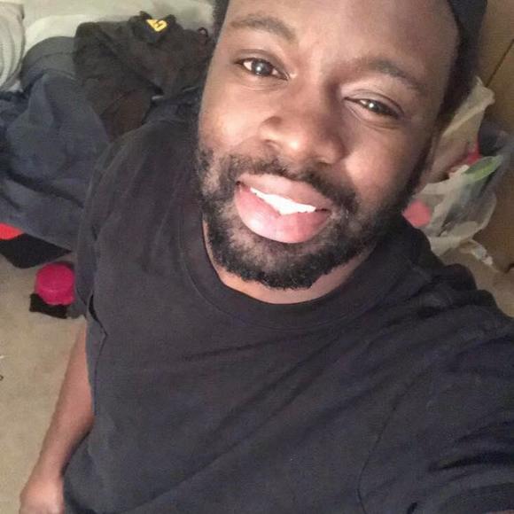 Profile Picture of Roy Sutton ii (@shoenike27) on Poshmark