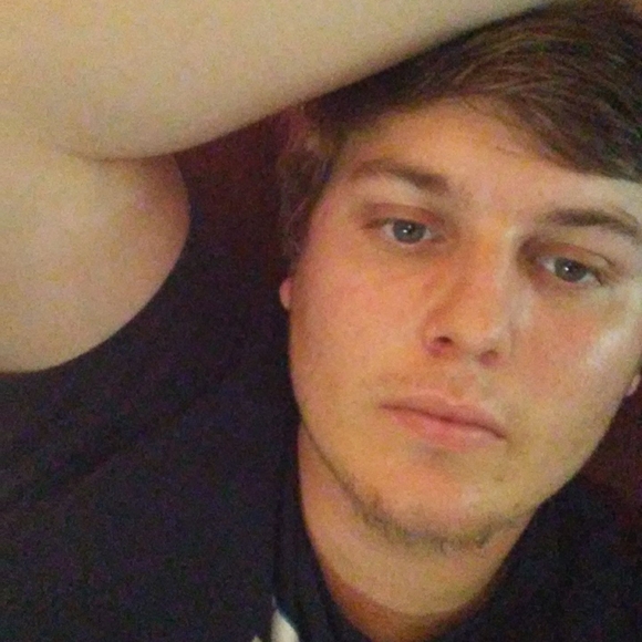 Profile Picture of Jacob Saloom (@jacobsaloom) on Poshmark