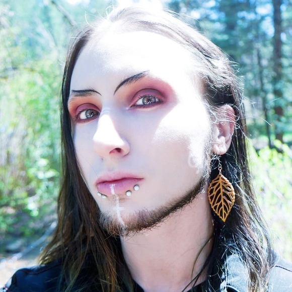 Profile Picture of Samael Bleuel (@sylph696) on Poshmark
