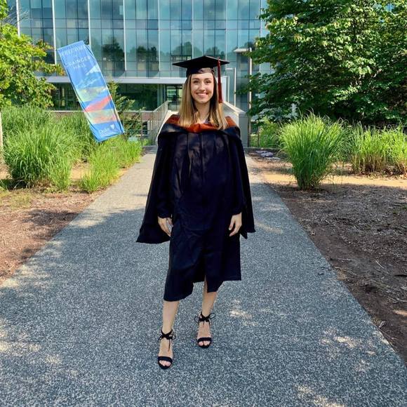 Profile Picture of Suzanne Mullins (@suzanne_noelle) on Poshmark