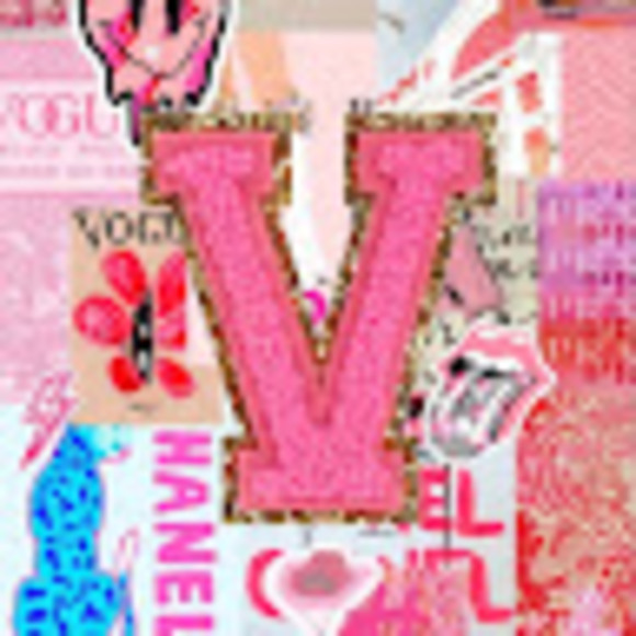 Profile Picture of Violet Violet (@violetwolanin) on Poshmark