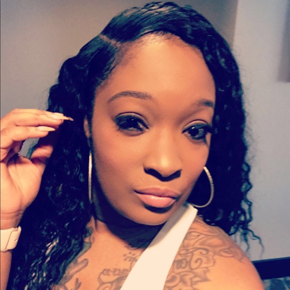 Profile Picture of Naeema Simms (@naeema04) on Poshmark
