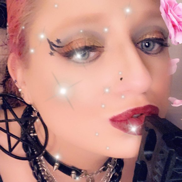 Profile Picture of Barbara Konwinski (@wiccaangelrose) on Poshmark