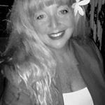 Profile Picture of Julie Shields (@shieldsydubai) on Instagram