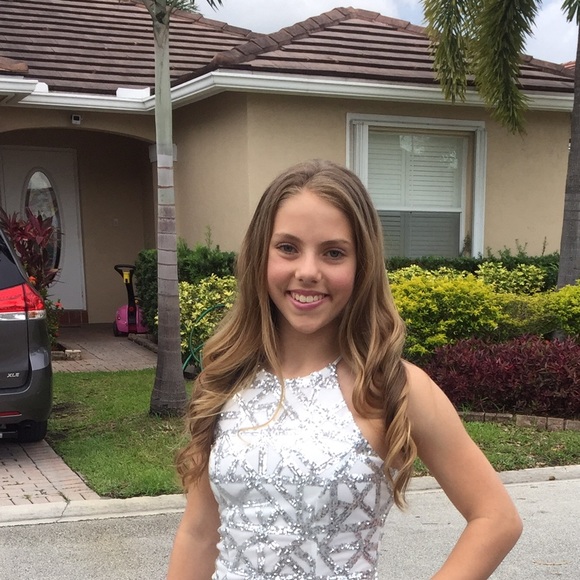 Profile Picture of Sophie Rubinowitz (@srubinowitz) on Poshmark