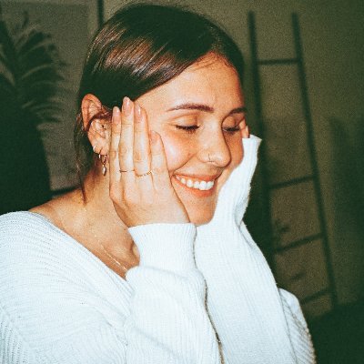 Profile Picture of Tara Wilhelm (@easewebsterqr) on Twitter