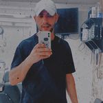 Profile Picture of 𝗮𝗬𝗺𝗮𝗡 𝗺𝗨𝗧𝗮𝗪𝗘 ،🥀💔 (@ayman__mutawe) on Instagram