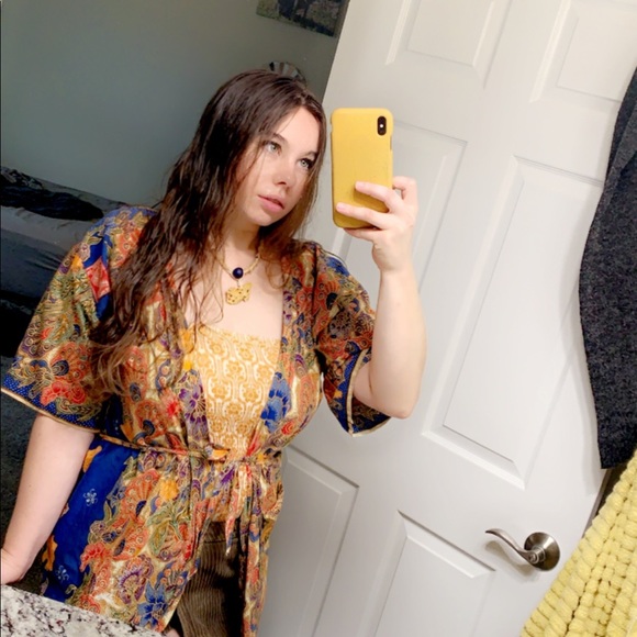 Profile Picture of Alyssa Reid (@joyousfinds) on Poshmark
