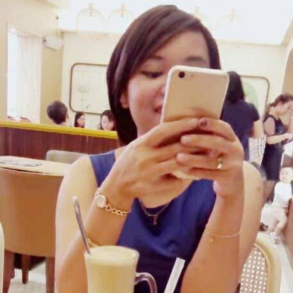 Profile Picture of Lynn Jonick (@lynn86) on Poshmark