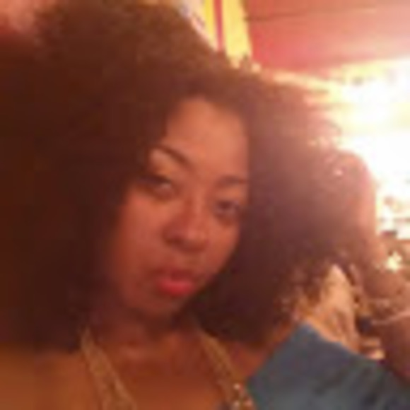 Profile Picture of Ginger Thomas (@mskate0816) on Poshmark
