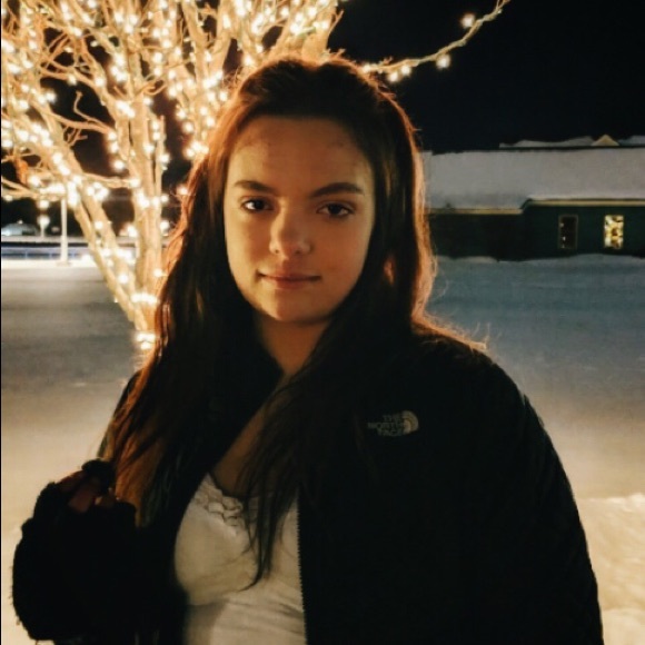 Profile Picture of Allie Wendricks (@wendricksa) on Poshmark