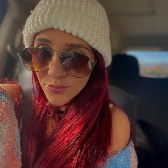 Angelina Bello - Poshmark Profile Picture of Angelina Bello (@iloveangiemarie) on Poshmark