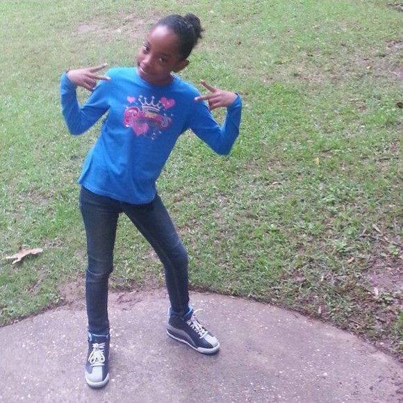 Profile Picture of Nikia Gonzalez-scott (@nikia105) on Poshmark