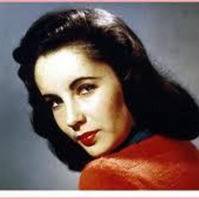 Profile Picture of Nora Barry (@noraejpq) on Twitter