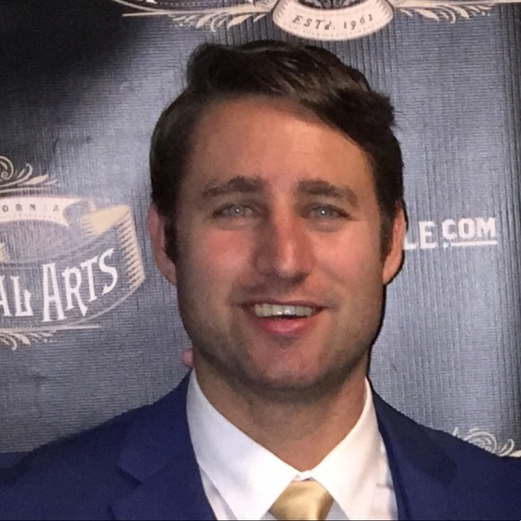 Profile Picture of Andrew Platt (@plattandrew) on Poshmark