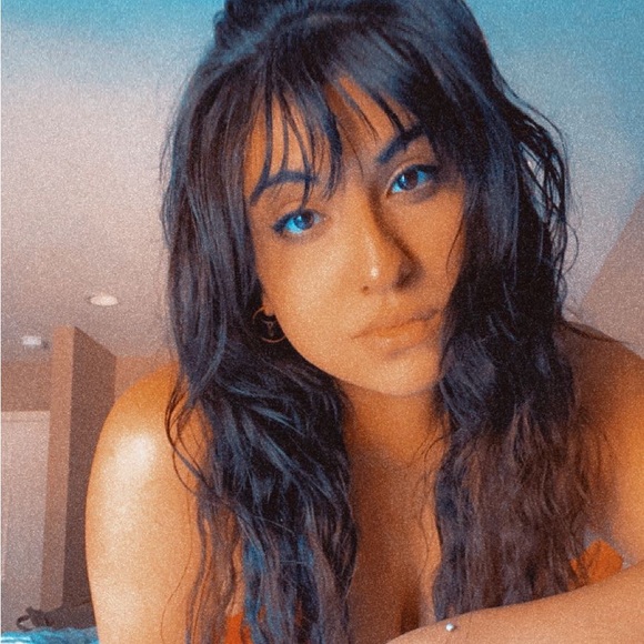 Profile Picture of Alex Lemos (@lemos718) on Poshmark