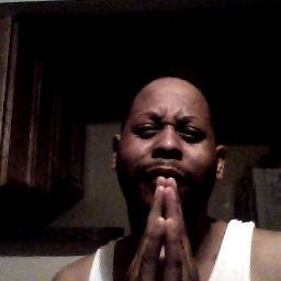 Profile Picture of Damian Hodges (@DamoWeddingGift) on Twitter