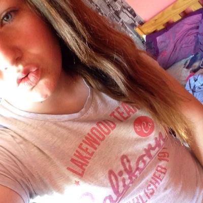 Profile Picture of Katelyncuran (@katelyncurran2) on Twitter