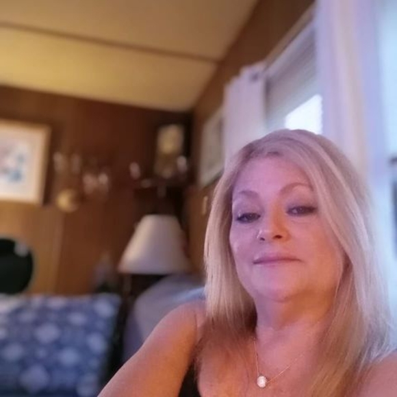 Profile Picture of Karen Covington (@covingtonkaren1) on Poshmark