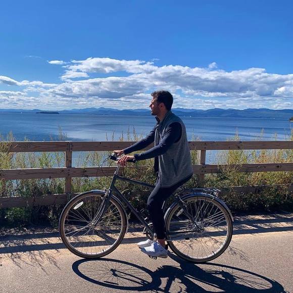 Profile Picture of Mike Hanna (@michaelhanna95) on Poshmark