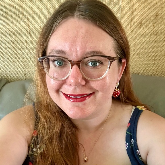 Profile Picture of Jaclyn Cordero (@jlynsync) on Poshmark