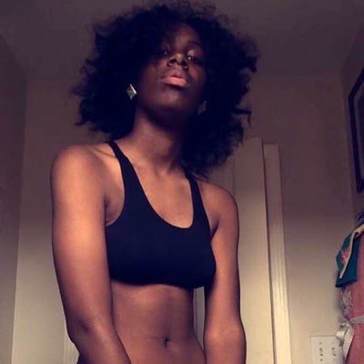 Profile Picture of Vonvon (@julia_childs) on Twitter