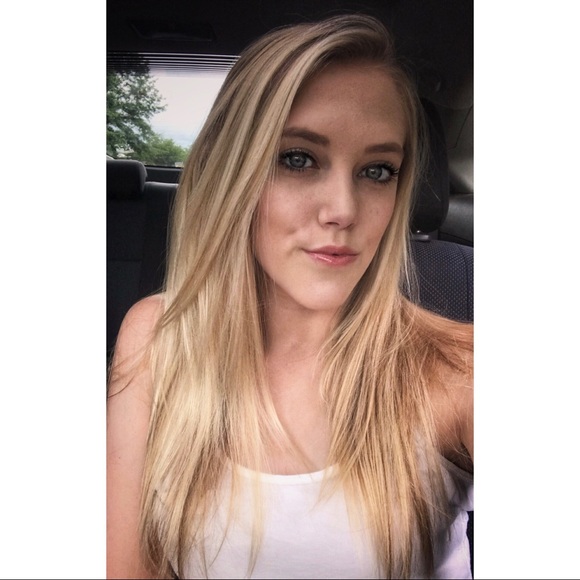 Profile Picture of Alexandra Pacich (@arpst497) on Poshmark
