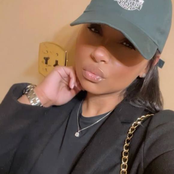 Profile Picture of Crystal Sotomayor (@lucious8102) on Poshmark