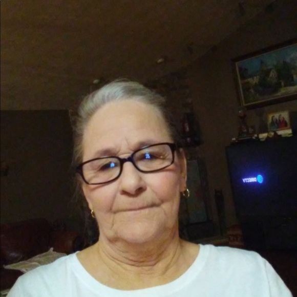 Profile Picture of Dotsie Leftrick (@leftrickright) on Poshmark