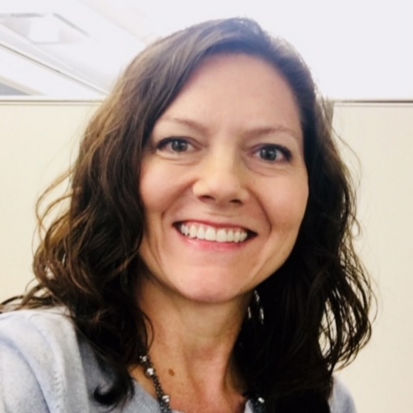 Profile Picture of Sonya Straubinger (@ssbsonya) on Poshmark