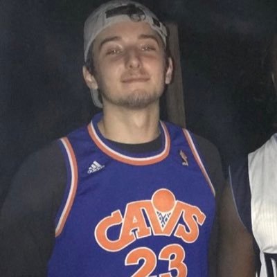 Profile Picture of Logan McClure (@logan2mcclure) on Twitter