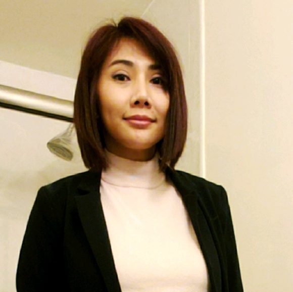 Profile Picture of Daranee Vu (@nalukfon) on Poshmark