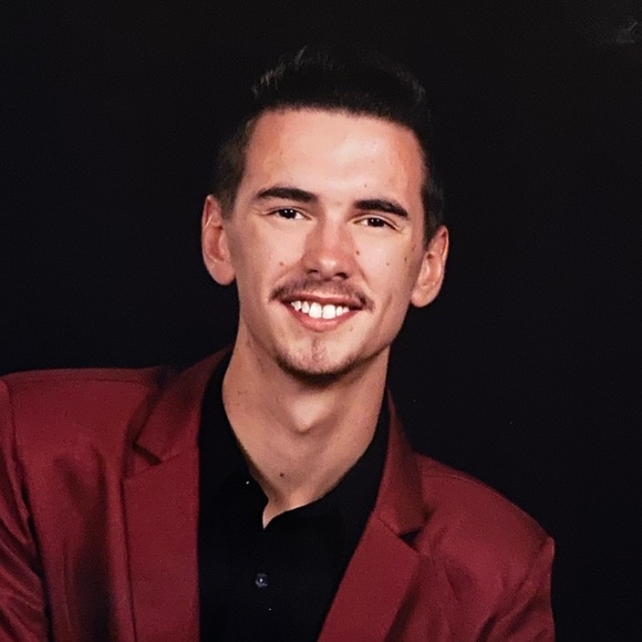 Profile Picture of Andrew Weaver (@saw_classof18) on Poshmark