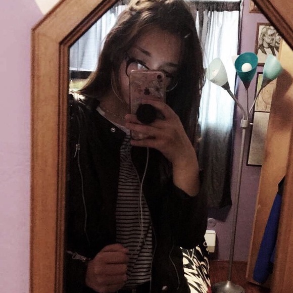 Profile Picture of Tianna Cadwell (@tiannald) on Poshmark