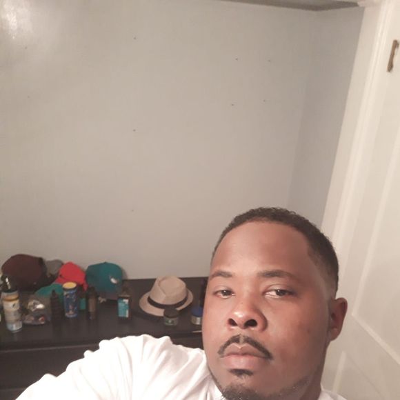 Profile Picture of Adrian Fitten (@adrianfitten8) on Poshmark