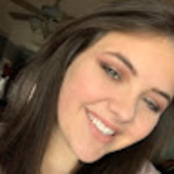 Profile Picture of Jo Rose (@johannarose23) on Poshmark