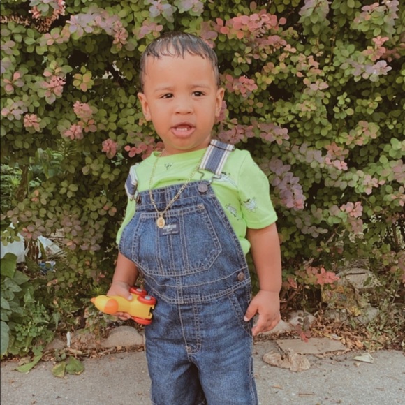 Profile Picture of Lenny Alvarez (@lennyal) on Poshmark