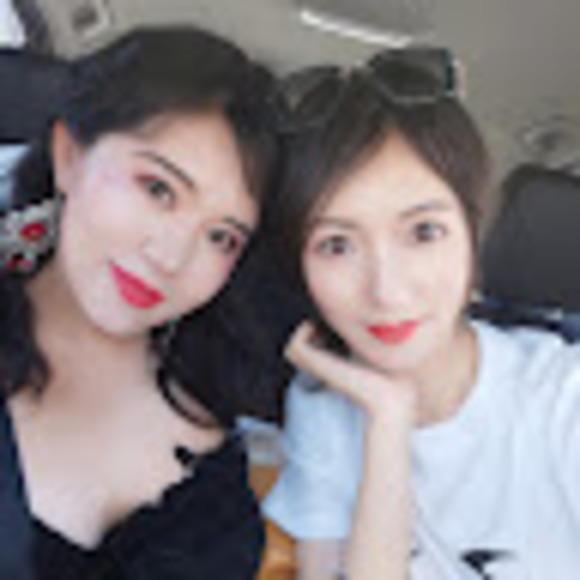 Profile Picture of Diane Sun (@dianesun726) on Poshmark