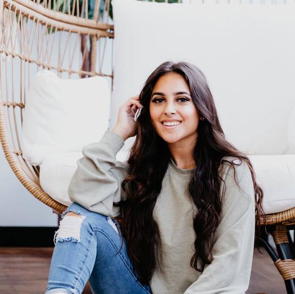 Profile Picture of Ericka Almeida (@ealmeida3) on Poshmark