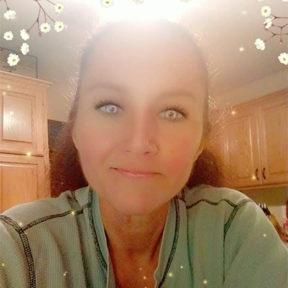 Profile Picture of Tracy Wenzel-ilstrup (@tilstrup) on Poshmark