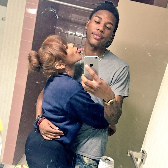 Profile Picture of Sunnie Robinson (@ladydomo) on Poshmark