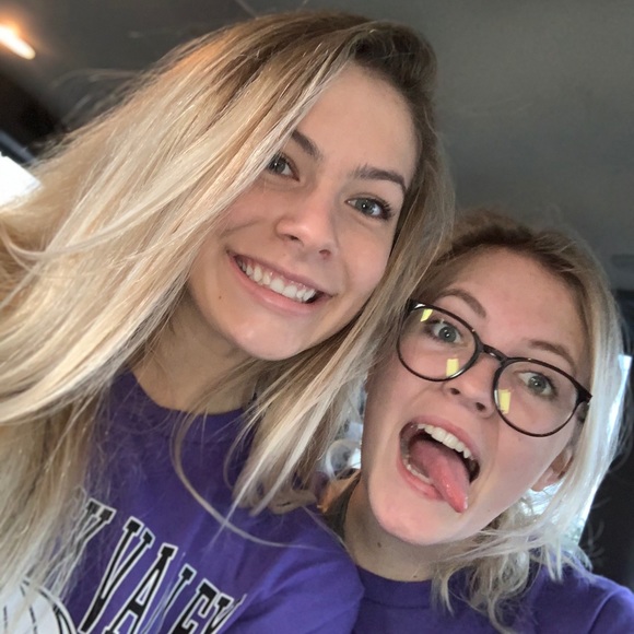 Profile Picture of Jenna Compton (@jencompton02) on Poshmark