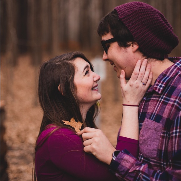 Profile Picture of Amanda Hughes (@kazoopop) on Poshmark