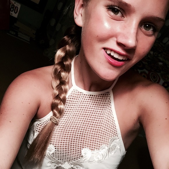 Profile Picture of Brigitte Yeakel (@brigicat) on Poshmark