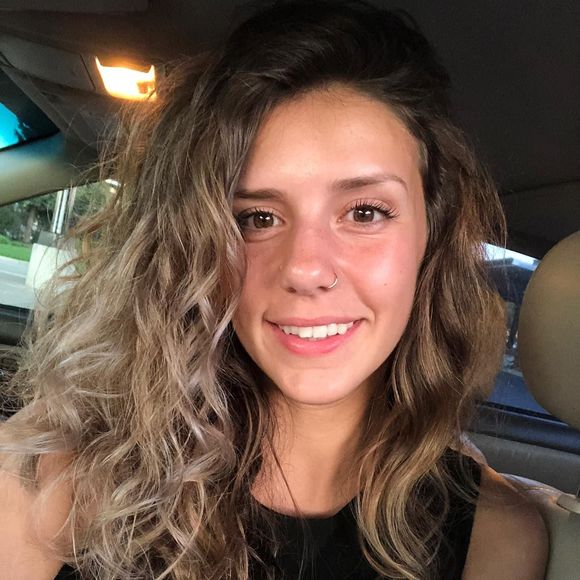 Profile Picture of Erin Rosien (@erosien) on Poshmark