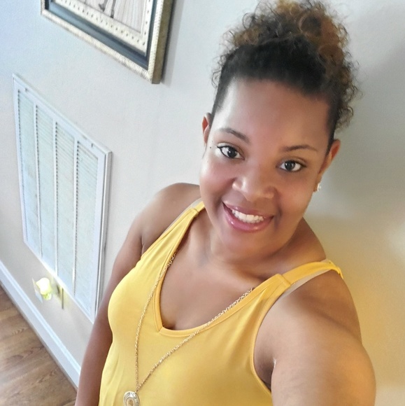 Chasity Ballou - Poshmark Profile Picture of Chasity Ballou (@cballou8387) on Poshmark