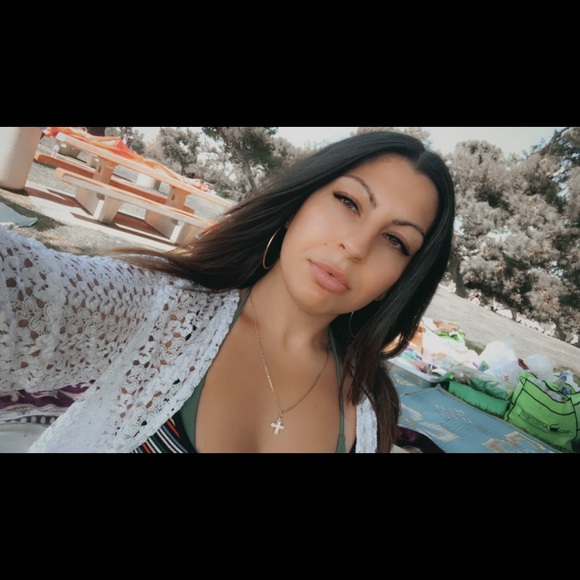 Profile Picture of Maryland Jajou (@lovesd846) on Poshmark