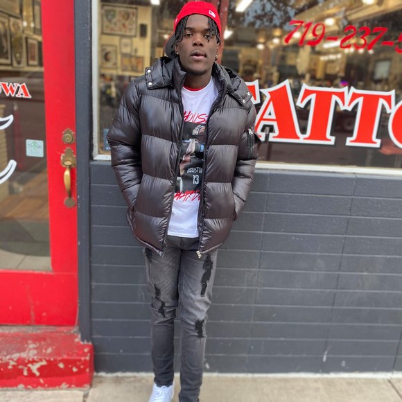 Profile Picture of Ramsey Whitaker (@rgibs23411) on Poshmark