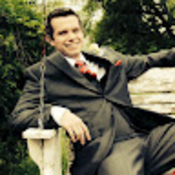 Profile Picture of Leslie King (@lesking7) on Poshmark